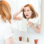 産後に肌荒れする女性