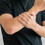 ゴルフ肘　肘の痛み