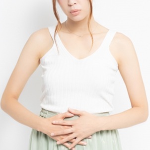 つわりの女性　妊娠3か月